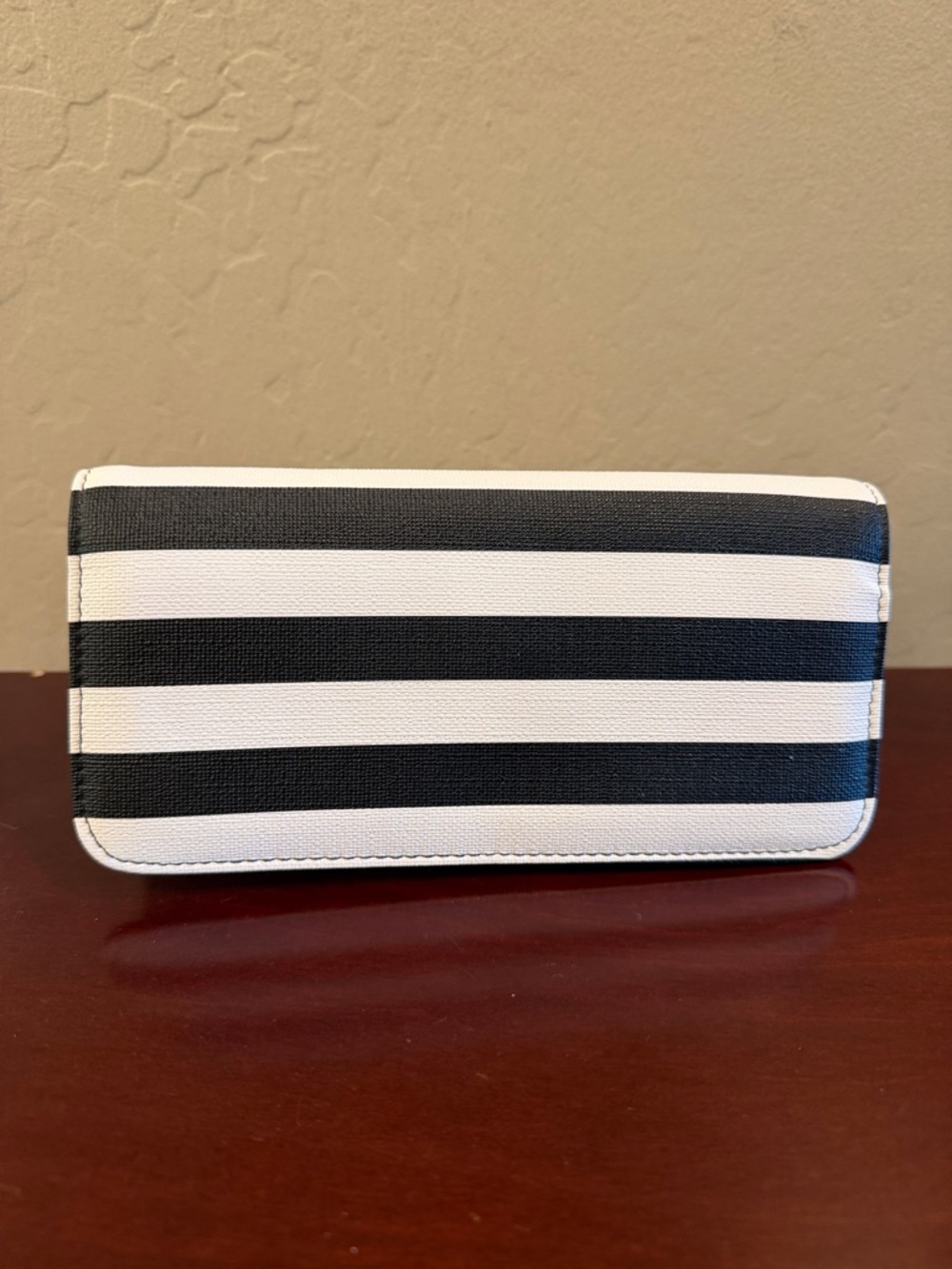 Kut from the Kloth Black Trifold Wallet